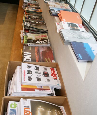brochures_up