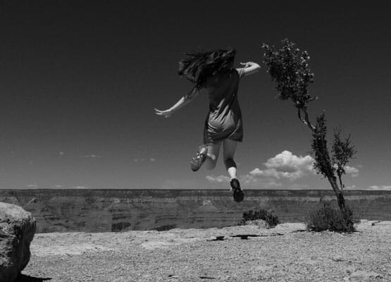 molly_jump_canyon_555